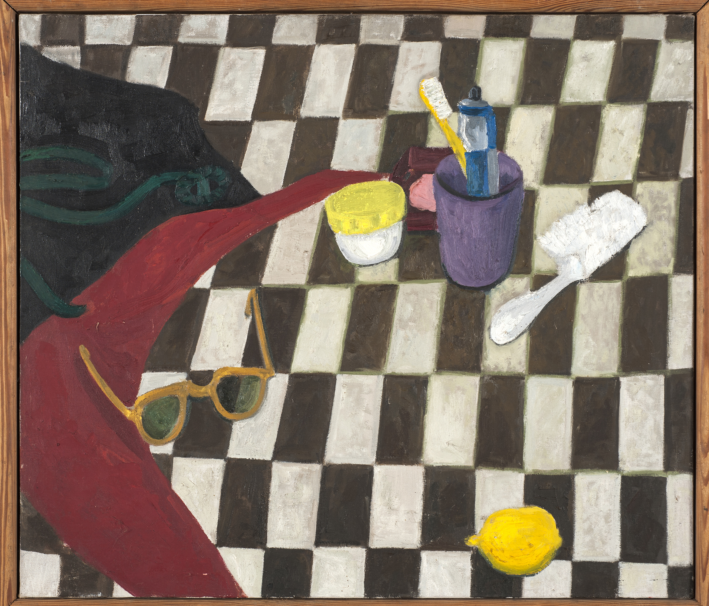 5. Janina Jasińska-Luterek, „Martwa natura”, Warszawa, ok. 1955; płótno, olej, 60 x 70 cm; nr inw. MPK/SW/587 Fotografia obrazu autorstwa Janiny Jasińskiej-Luterek, pod tytułem „Martwa natura”, namalowanego farbami olejnymi na płótnie około 1955 roku. Na posadzce w czarno - białe flizy od lewej: zrzucony niedbale czarny szlafrok z purpurowa podszewką i zielony pasek obok okularów w ugrowych oprawkach. Nieco w głębi przezroczysty słoik z zieloną nakrętką, wiśniowa mydelniczka z różowym mydłem, fioletowy kubek, w którym szczoteczka do zębów i biało-niebieska tuba, a obok biała szczotka do włosów. U dołu, z prawej, cytryna.