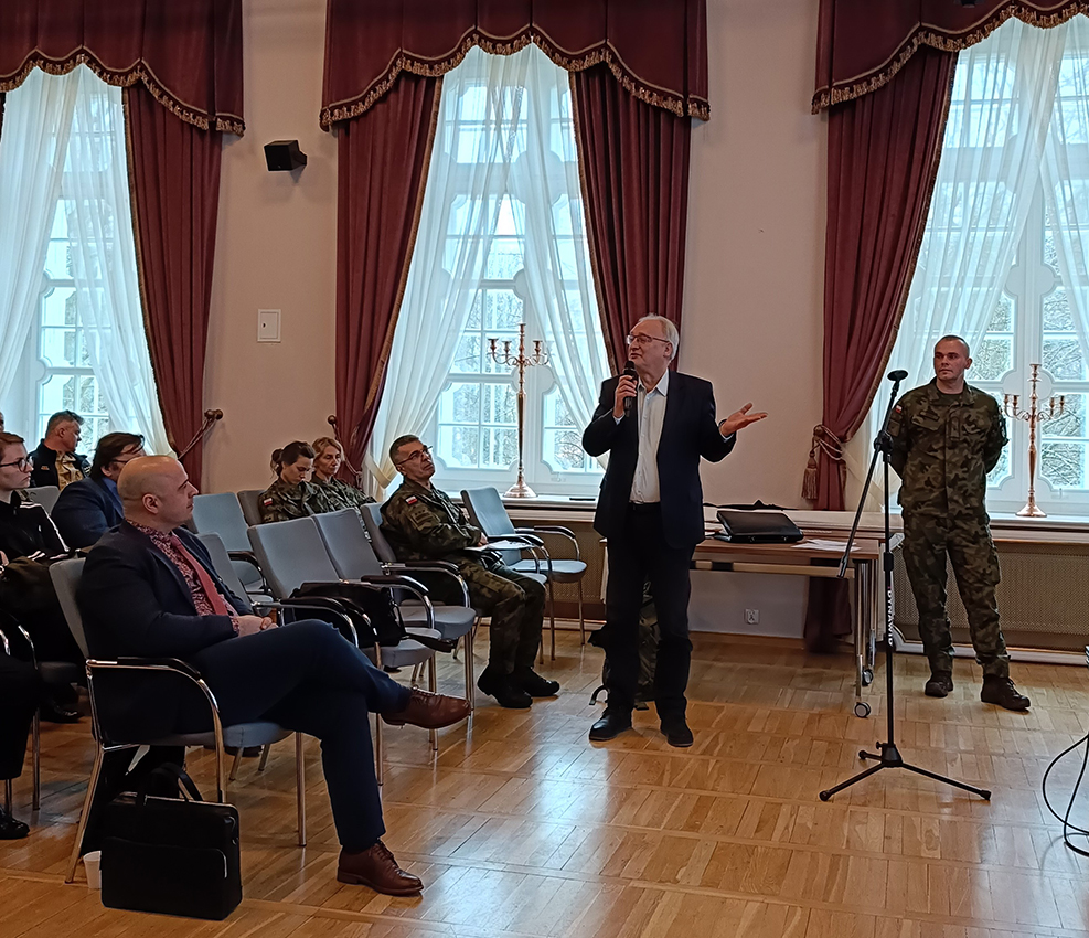 „Manewry” konserwatorskie, czyli warsztaty pk. Zabytek 24 „Ochrona dóbr kultury w sytuacjach kryzysowych” „Manewry” konserwatorskie, czyli warsztaty pk. Zabytek 24 „Ochrona dóbr kultury w sytuacjach kryzysowych”